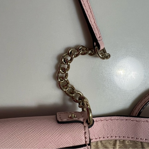 - Kate Spade soft pink crossbody with gold tone accents. - Picture 5 of 7